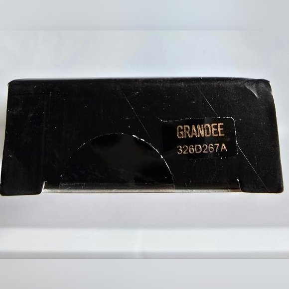 Revolution Makeup Revolution Retro Luxe Matte Lip Kit Grandee NEW - Picture 4 of 4